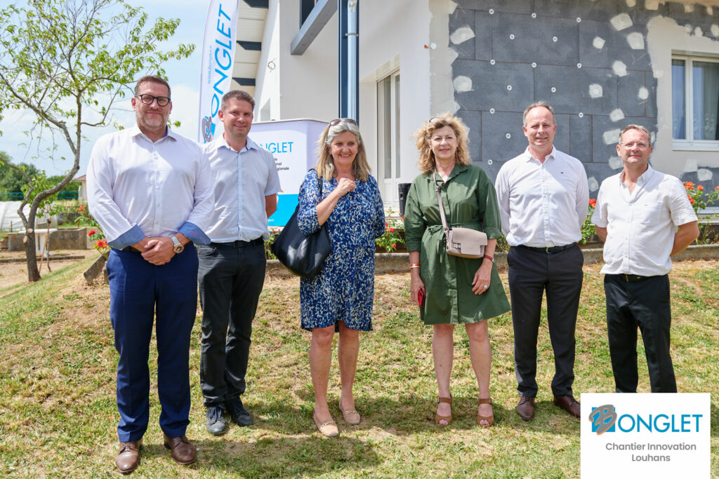 Visite des élus du territoire du premier chantier en France d’Isolation Thermique par l’Extérieur réalisé avec le PSE Knauf NEXTherm ® à Louhans. 11 portes ouvertes juin 2021 bonglet louhans juin